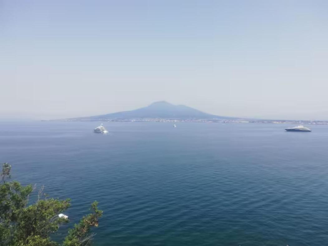 Maremonti Apartments Castellammare di Stabia Bagian luar foto