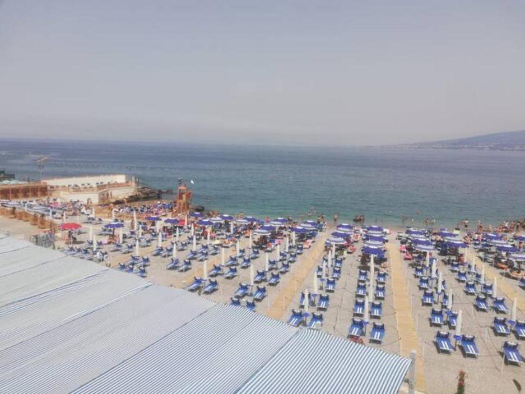 Maremonti Apartments Castellammare di Stabia Bagian luar foto