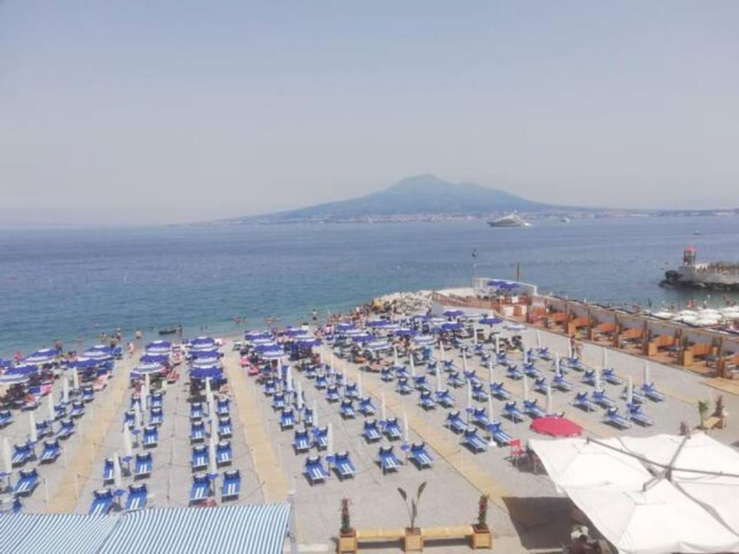 Maremonti Apartments Castellammare di Stabia Bagian luar foto